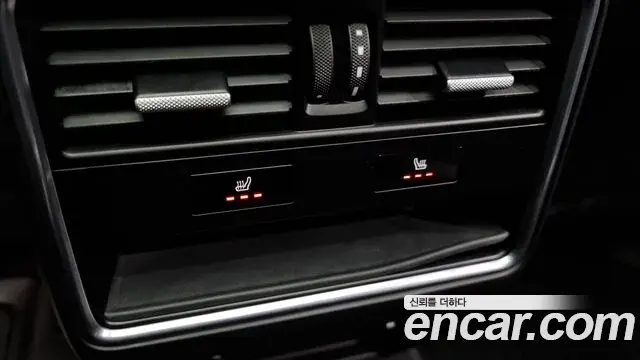 Porsche Cayenne 2020 — Photo 18/20