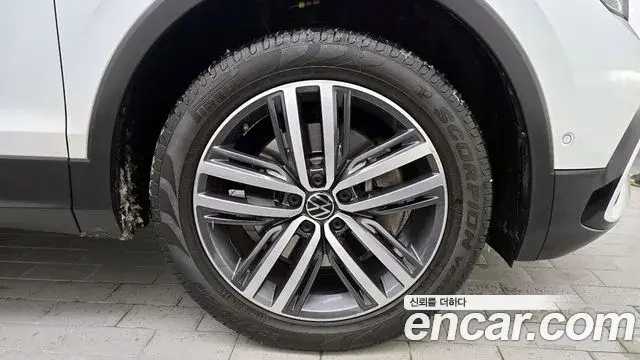 Volkswagen Tiguan Allspace 2022 — Photo 12/20