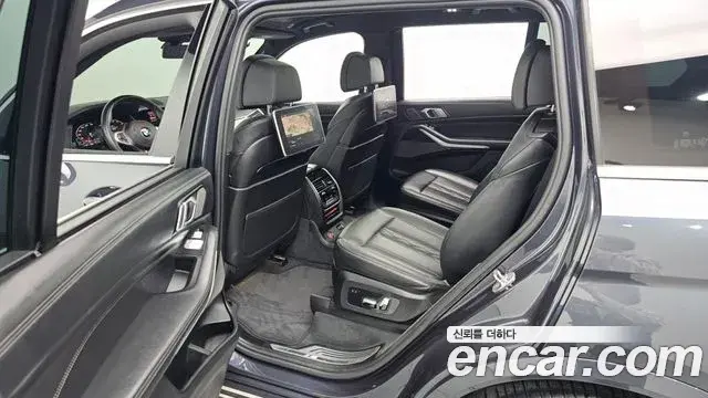 BMW X7 2020 — Photo 13/20
