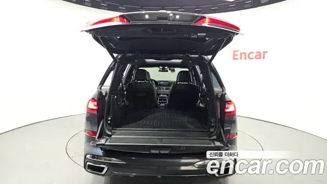 BMW X7 2020 — Photo 20/20