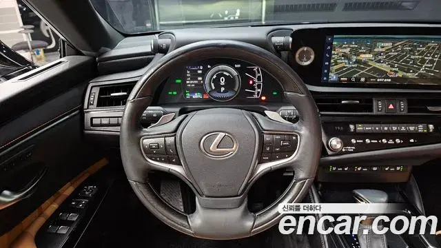 Lexus ES300h 2023 — Фото 13/20