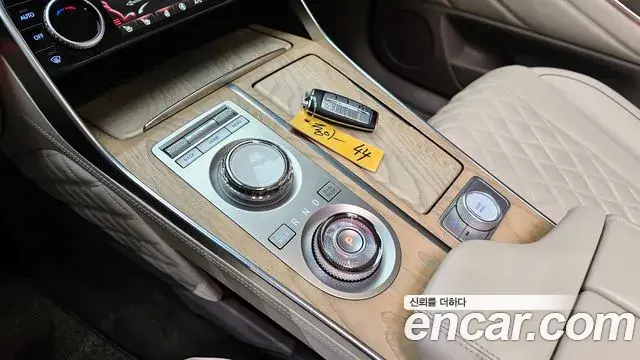 Genesis GV80 2023 — Photo 9/20