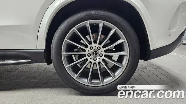 Mercedes-Benz GLE-Class 2025 — Photo 5/20
