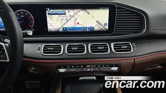 Mercedes-Benz GLE-Class 2025 — Photo 15/20