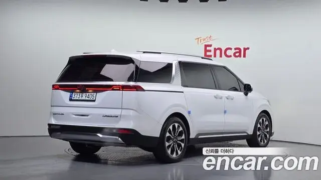 Kia Carnival 2021 — ფოტო 2/20