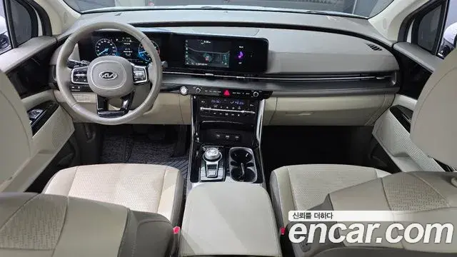 Kia Carnival 2021 — ფოტო 7/20