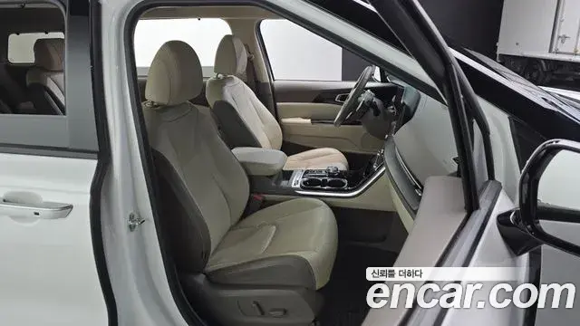 Kia Carnival 2021 — ფოტო 12/20