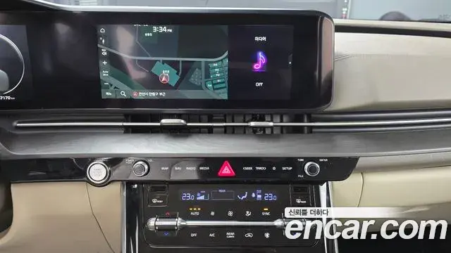 Kia Carnival 2021 — ფოტო 16/20
