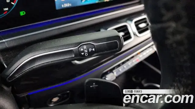 Mercedes-Benz GLE-Class 2021 — Photo 9/20