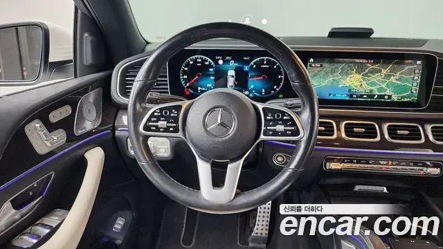 Mercedes-Benz GLE-Class 2021 — Photo 13/20