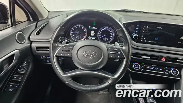 Hyundai Sonata Hybrid 2022 — Şəkil 19/20