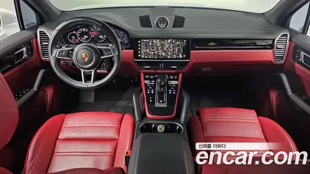 Porsche Cayenne 2023 — Photo 7/20