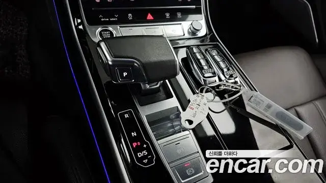Audi A8 2021 — Photo 9/20