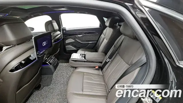 Audi A8 2021 — Photo 12/20