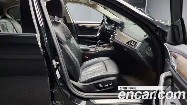 BMW 5 Series, 2019