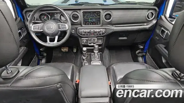 Jeep Wrangler 2022 — ფოტო 7/20