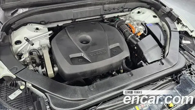 Volvo XC60 2020 — Photo 2/20