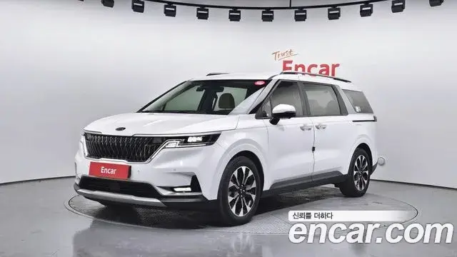 Kia Carnival 2020 — Фото 1/20