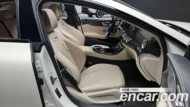 Mercedes-Benz CLS-Class 2019 — Photo 10/20