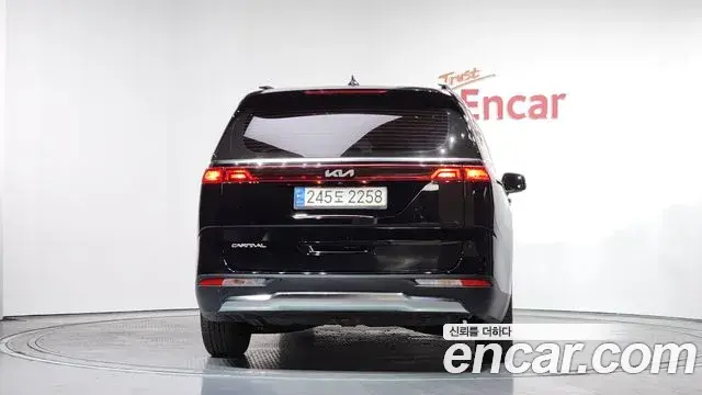 Kia Carnival 2023 — Photo 4/20
