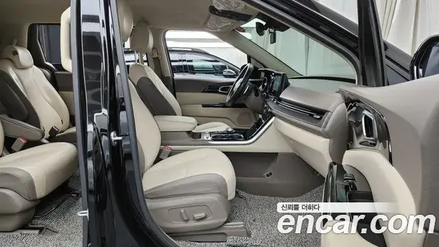 Kia Carnival 2023 — Photo 11/20