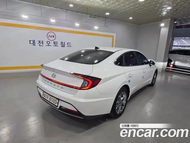 Hyundai Sonata Hybrid 2019 — Photo 5/20
