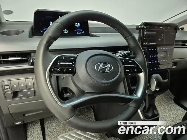 Hyundai Staria 2021 — Photo 8/19