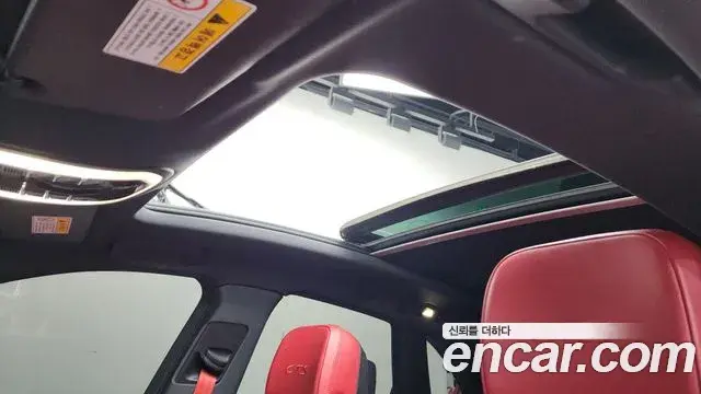 Porsche Macan 2018 — Photo 19/20
