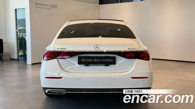 Mercedes-Benz E-Class 2025 — Photo 6/20