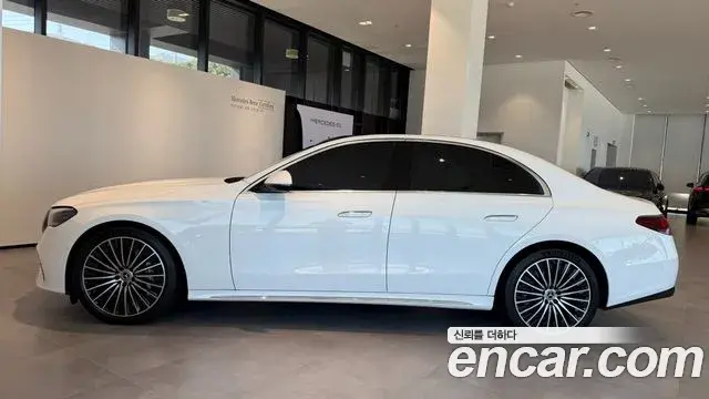 Mercedes-Benz E-Class 2025 — Photo 7/20