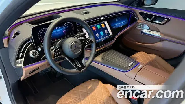 Mercedes-Benz E-Class 2025 — Photo 12/20