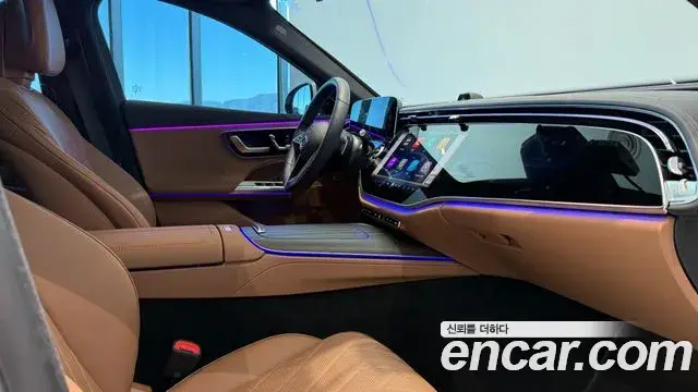 Mercedes-Benz E-Class 2025 — Photo 15/20