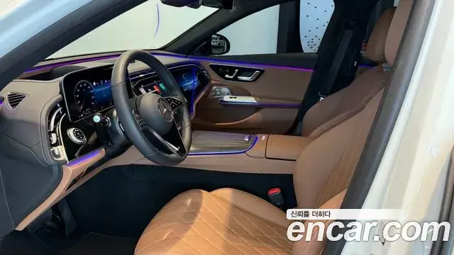 Mercedes-Benz E-Class 2025 — Photo 16/20
