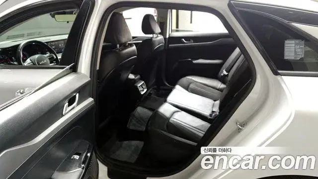 Kia K5 2021 — Şəkil 2/20