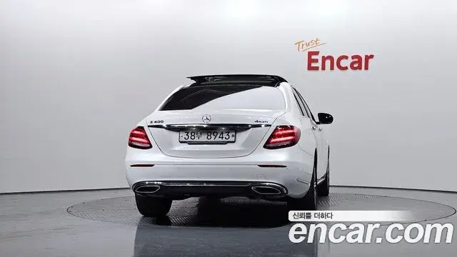 Mercedes-Benz E-Class 2018 — Photo 4/20