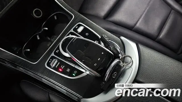 Mercedes-Benz GLC-Class 2019 — Şəkil 16/20