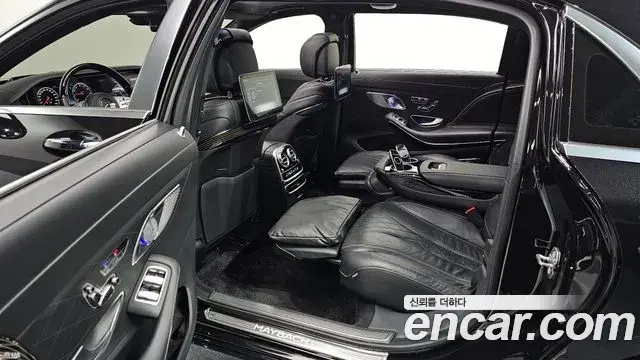 Mercedes-Benz S-Class 2018 — ფოტო 17/20
