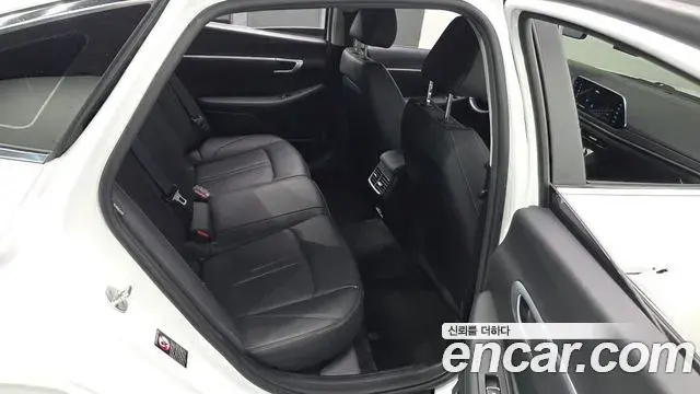 Hyundai Sonata Hybrid 2021 — ფოტო 9/20