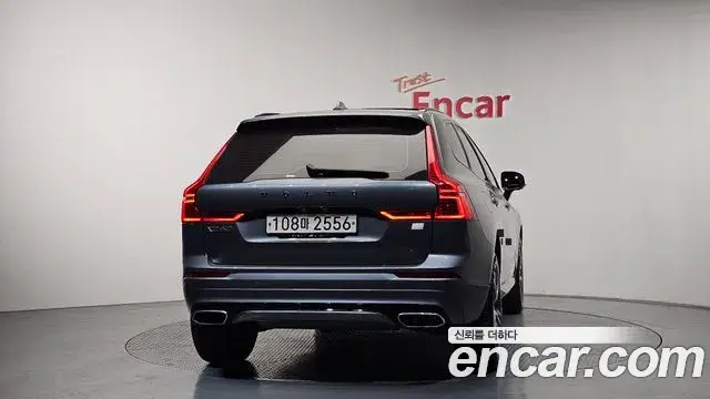 Volvo XC60 2020 — Photo 3/20