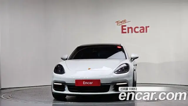 Porsche Panamera 2018 — Şəkil 13/35