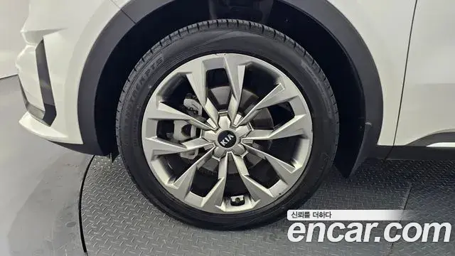 Kia Sorento 2020 — Фото 5/20