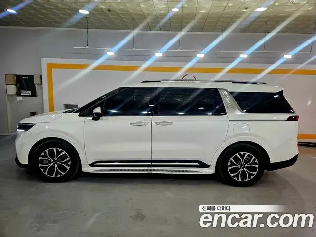 Kia Carnival 2023 — Фото 10/20