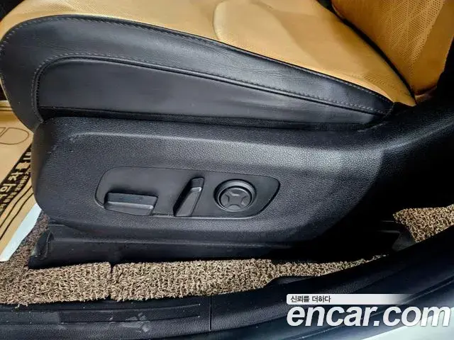 Kia Carnival 2023 — Фото 19/20