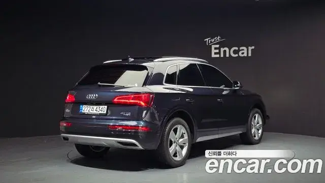 Audi Q5 2020 — Photo 2/20