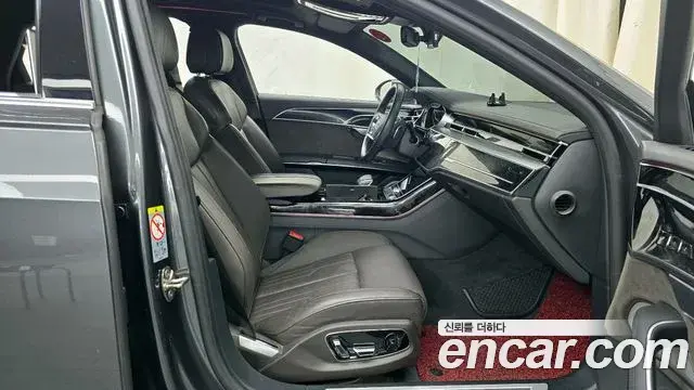 Audi A8 2021 — Photo 11/20