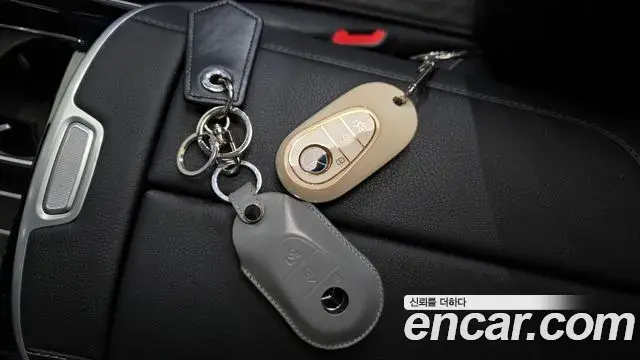 Mercedes-Benz S-Class 2021 — Photo 10/33