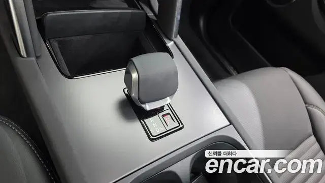 Land Rover Discovery Sport, 2025