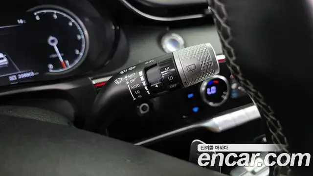 Genesis GV70 2021 — Photo 15/20
