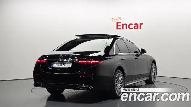 Mercedes-Benz S-Class 2023 — Photo 2/20