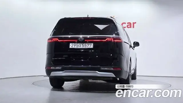 Kia Carnival 2021 — Photo 4/20